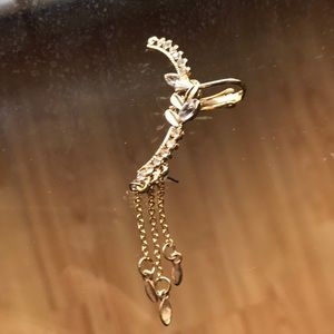✨free with purchase✨Gold jewel earcuff
